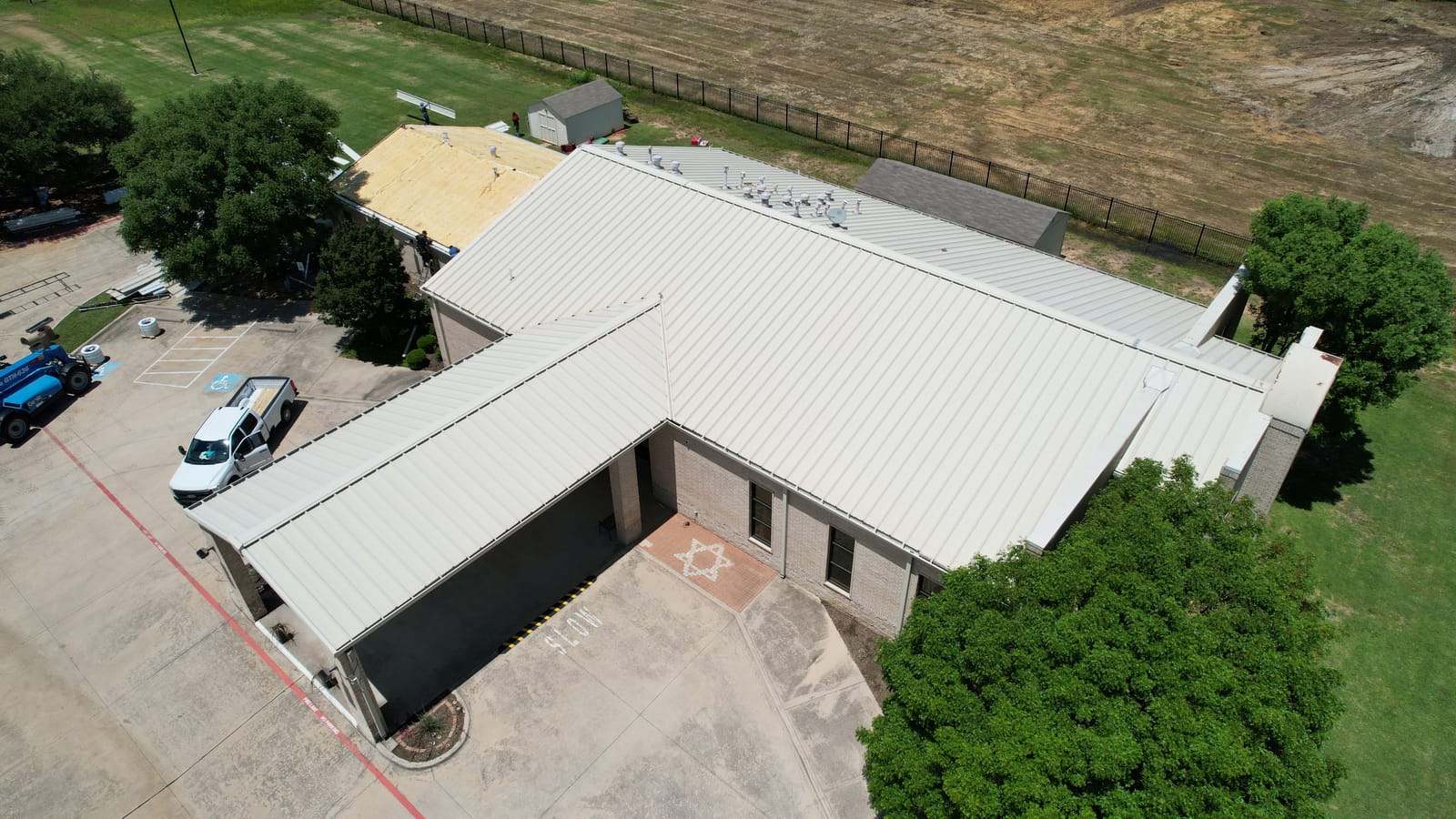 Completed commercial roofing project by Select Roofing