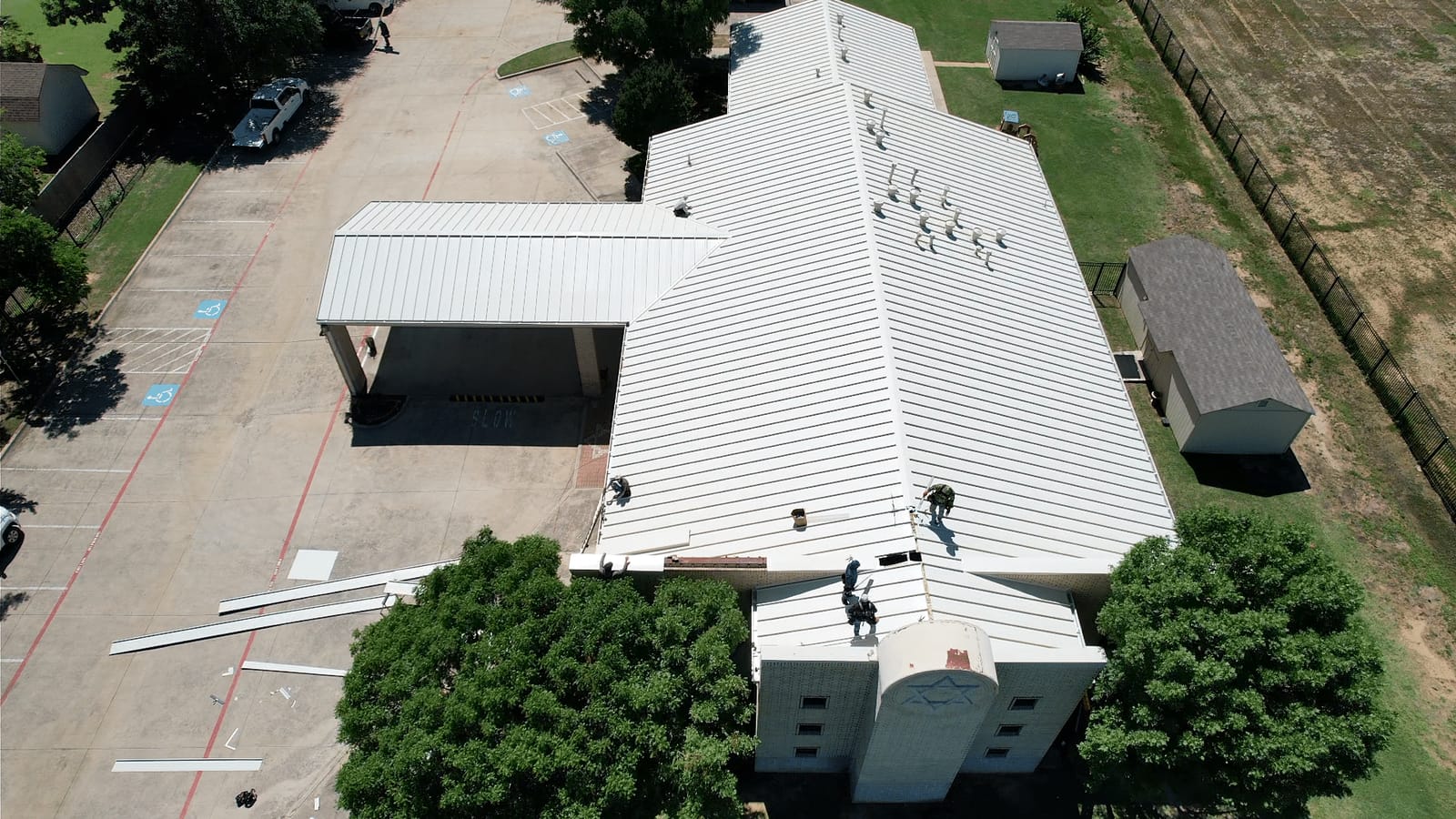 Completed commercial roofing project by Select Roofing